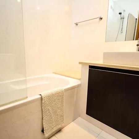 Luxury - T2 Vue Sur Piscine - Da